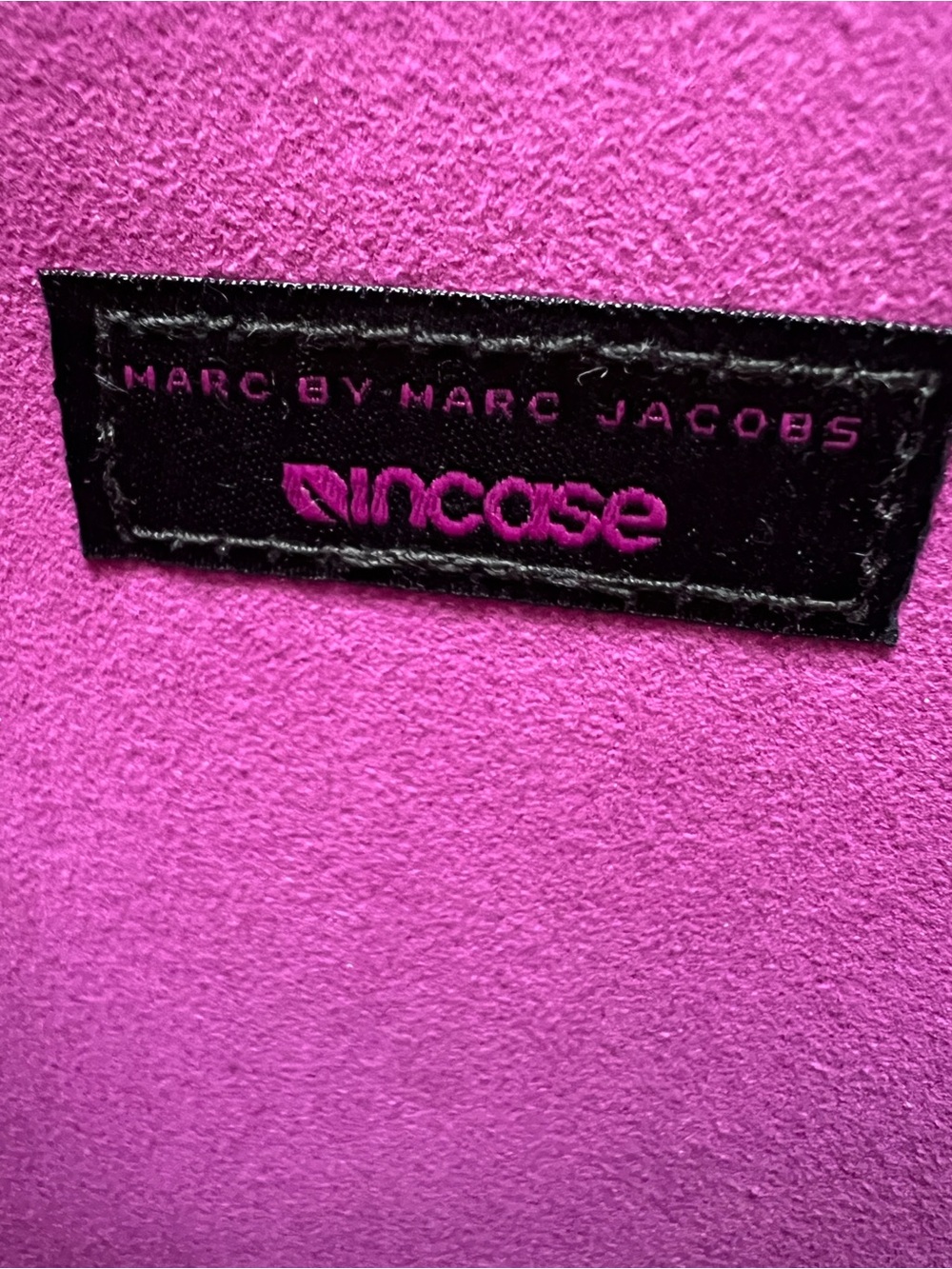 Marc Jacob Laptop Case - Picture 5 of 8